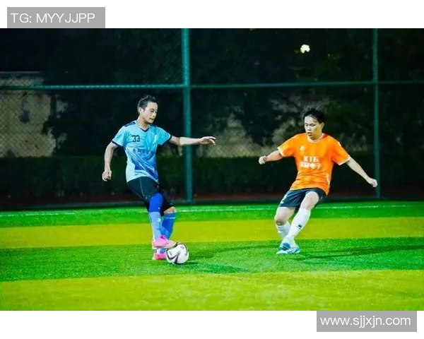 当足球迷遇见足球星共同书写绿茵场上的激情与梦想